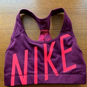 NWOT Nike Racerback Sports Bra